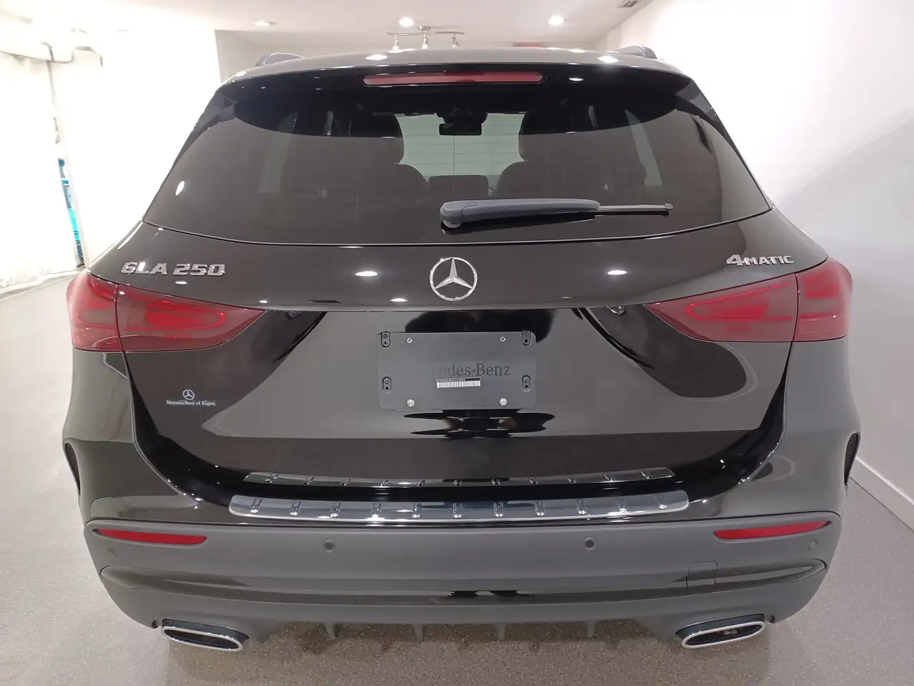Mercedes-Benz GLA снимка Mercedes-Benz GLA