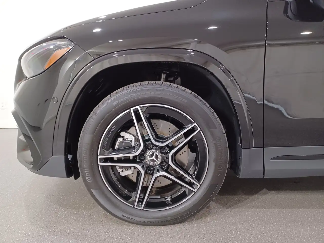 Mercedes-Benz GLA снимка Mercedes-Benz GLA