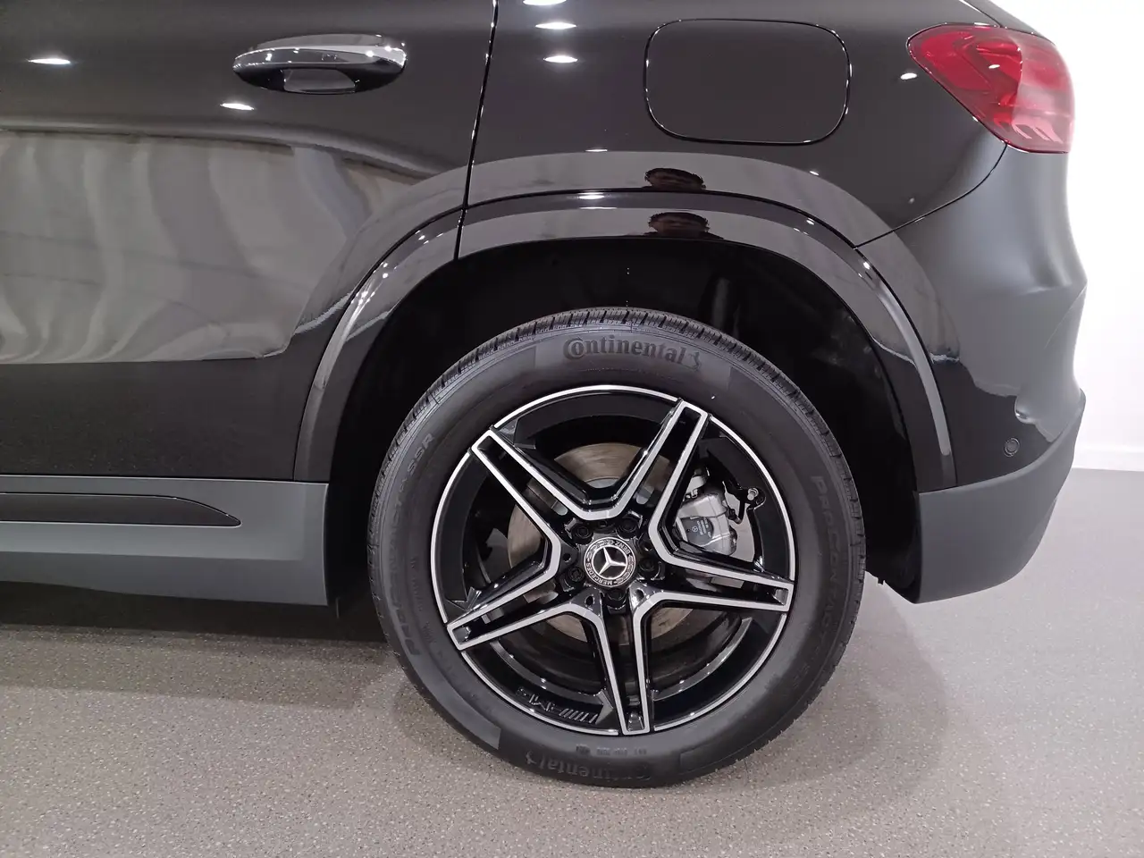 Mercedes-Benz GLA снимка Mercedes-Benz GLA