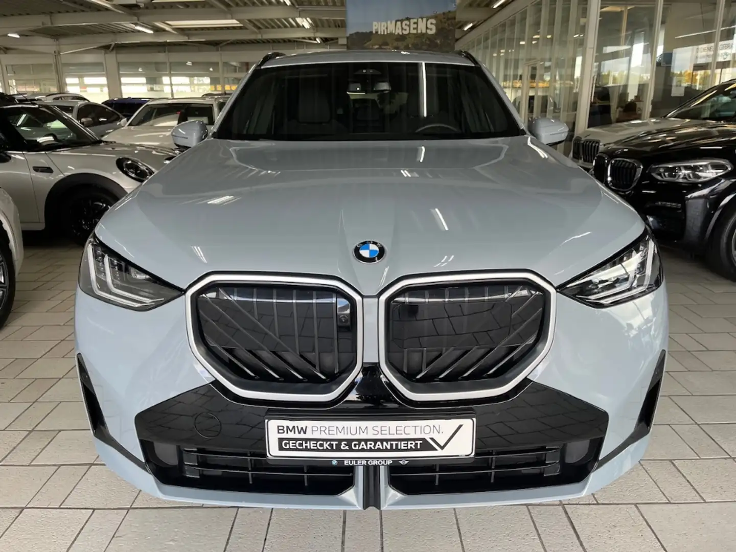 BMW X3 20 xDrive M Sport AHK H/K Premium+Comf. Memory PA+ Grau - 2