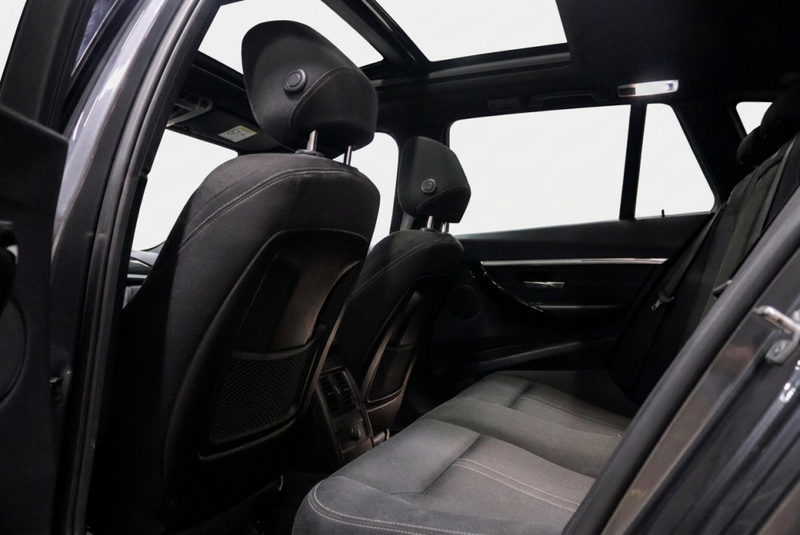 BMW 318 3-serie 318i Touring Sportline Pano | Trekhaak | S — photo 11
