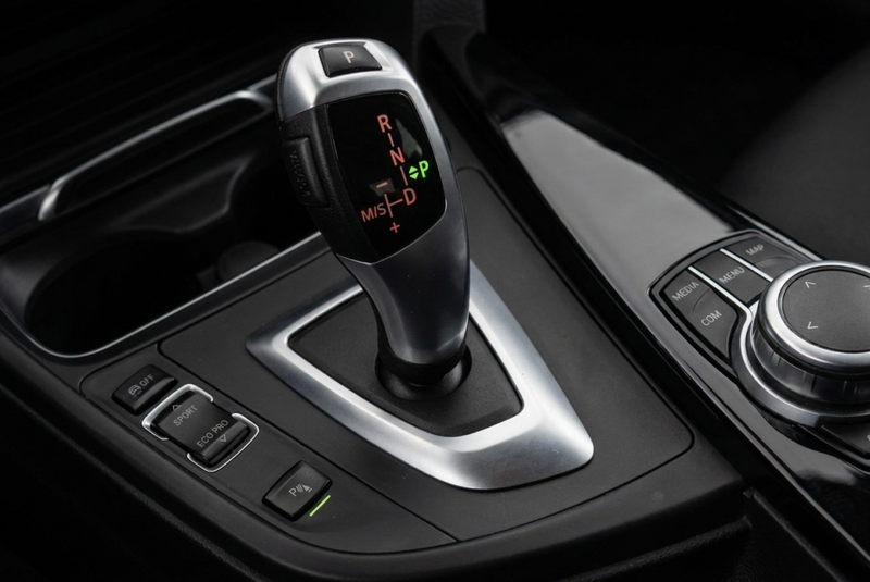 BMW 318 3-serie 318i Touring Sportline Pano | Trekhaak | S — photo 19