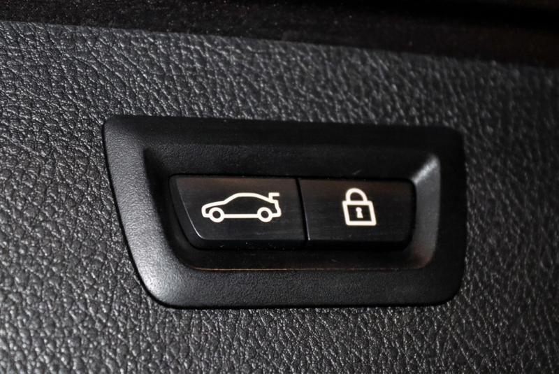 BMW 318 3-serie 318i Touring Sportline Pano | Trekhaak | S — photo 12