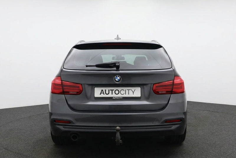BMW 318 3-serie 318i Touring Sportline Pano | Trekhaak | S — photo 4