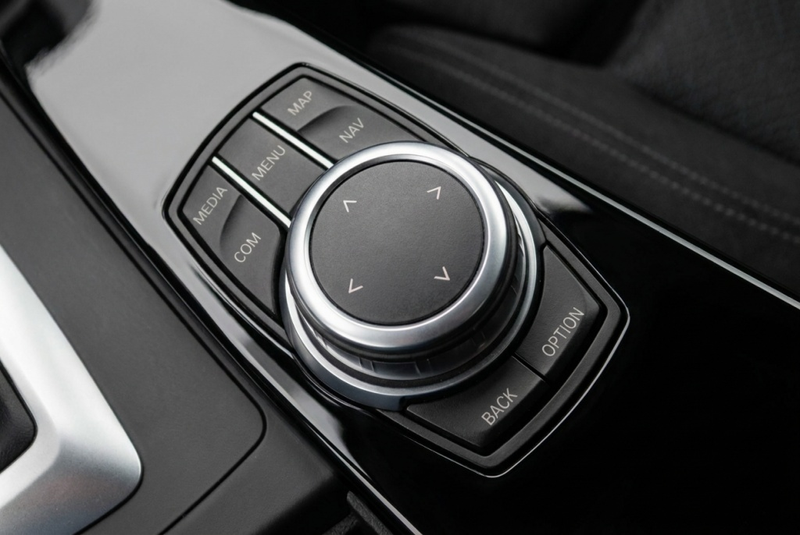 BMW 318 3-serie 318i Touring Sportline Pano | Trekhaak | S — photo 18