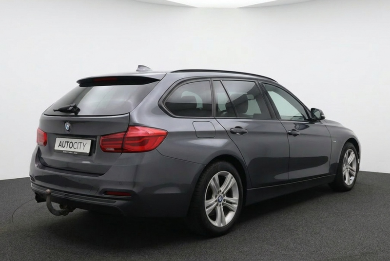 BMW 318 3-serie 318i Touring Sportline Pano | Trekhaak | S — photo 5