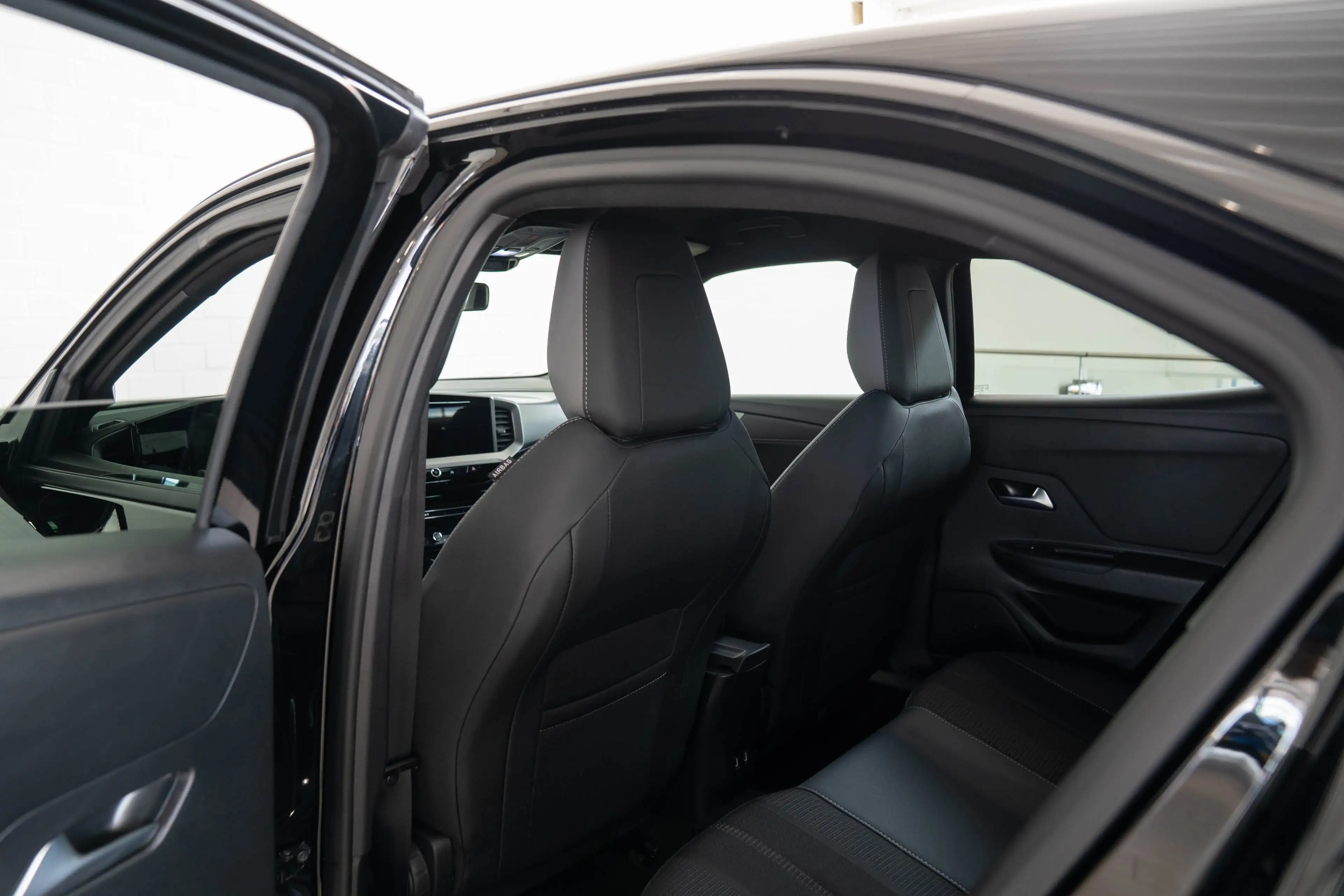 Opel Mokka-E Electric GS 54 kWh | SOH 96% | Matrix LED | Naviga — photo 12