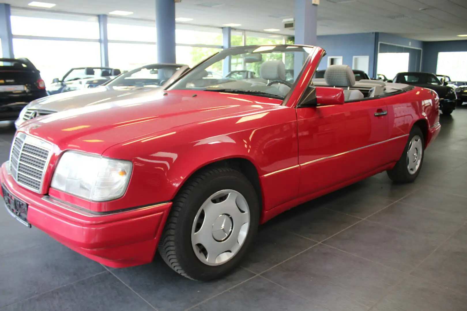 Mercedes-Benz E 200 Cabriolet 124 C Rojo - 1
