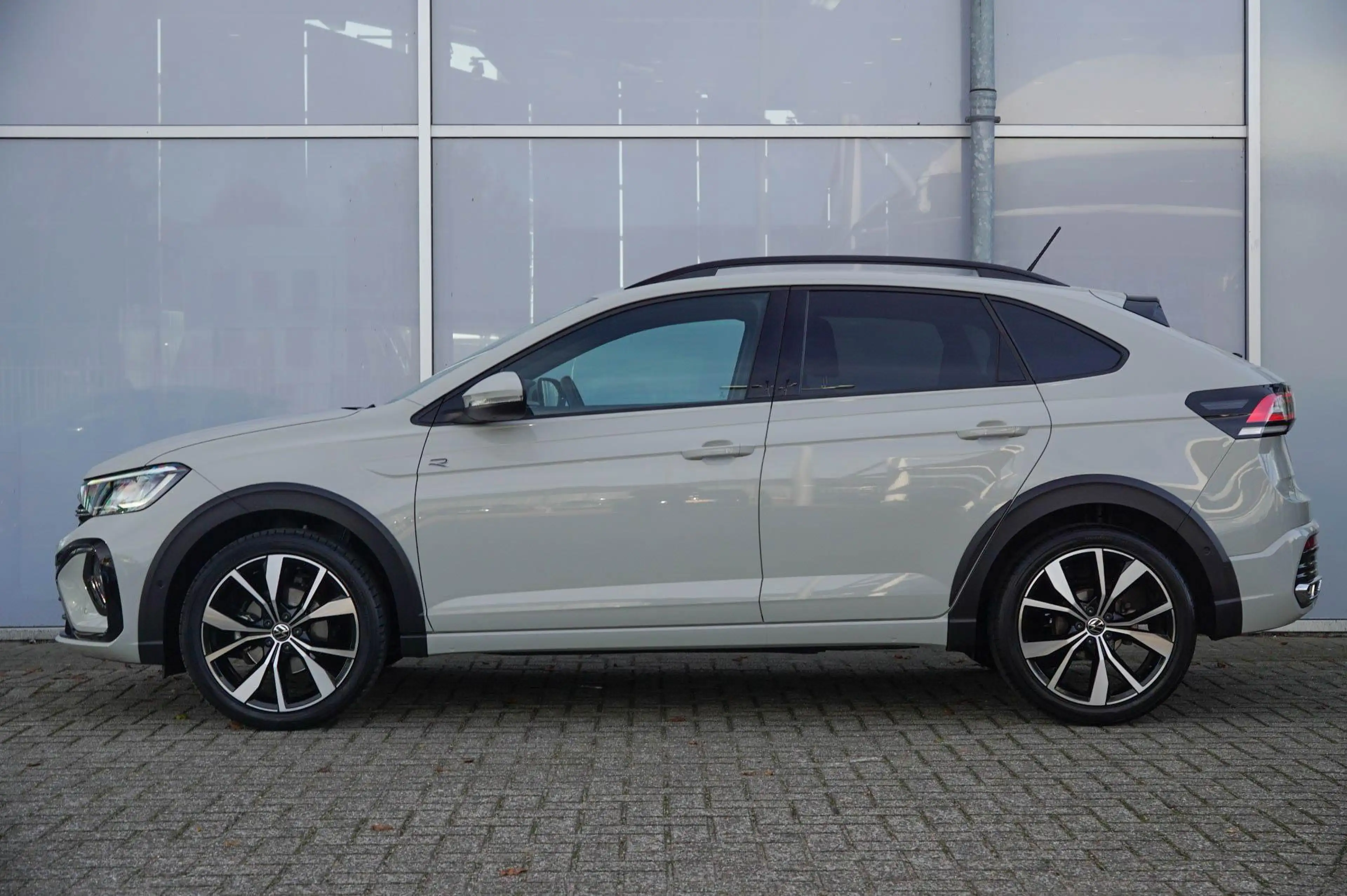 Volkswagen Taigo 1.0 TSI 115pk R-Line Business | Dodehoek Detectie — photo 13