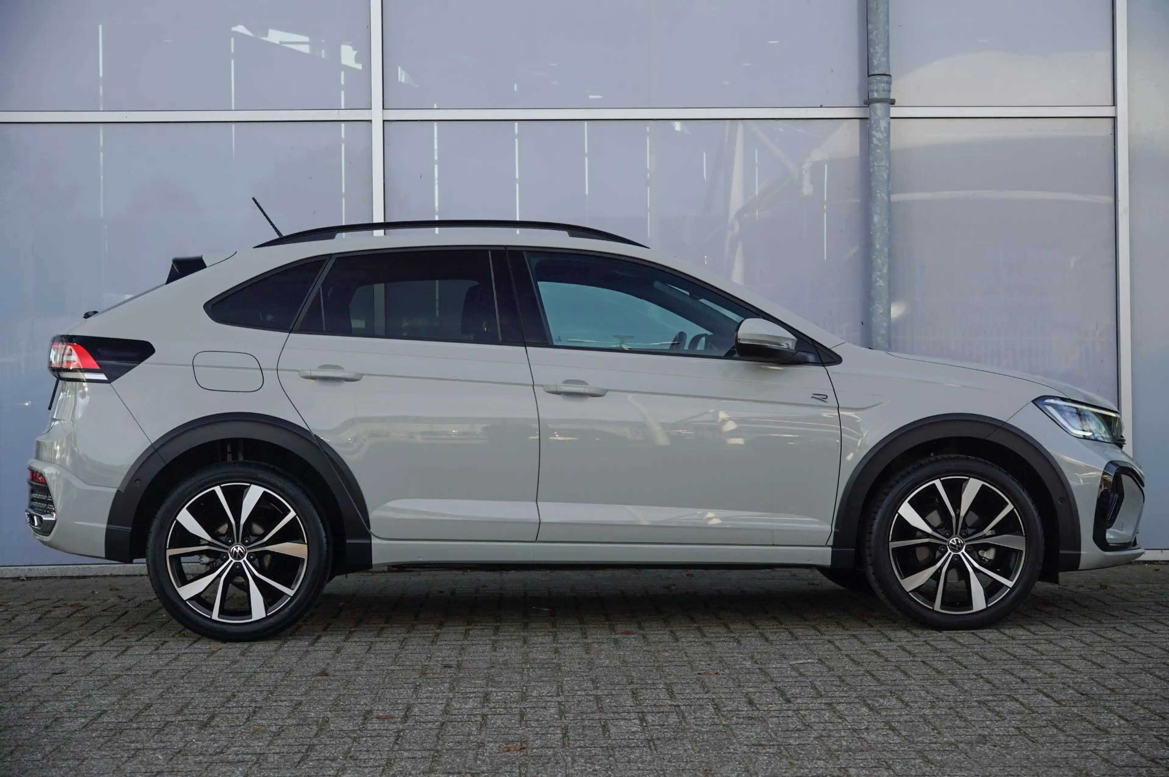 Volkswagen Taigo 1.0 TSI 115pk R-Line Business | Dodehoek Detectie — photo 3