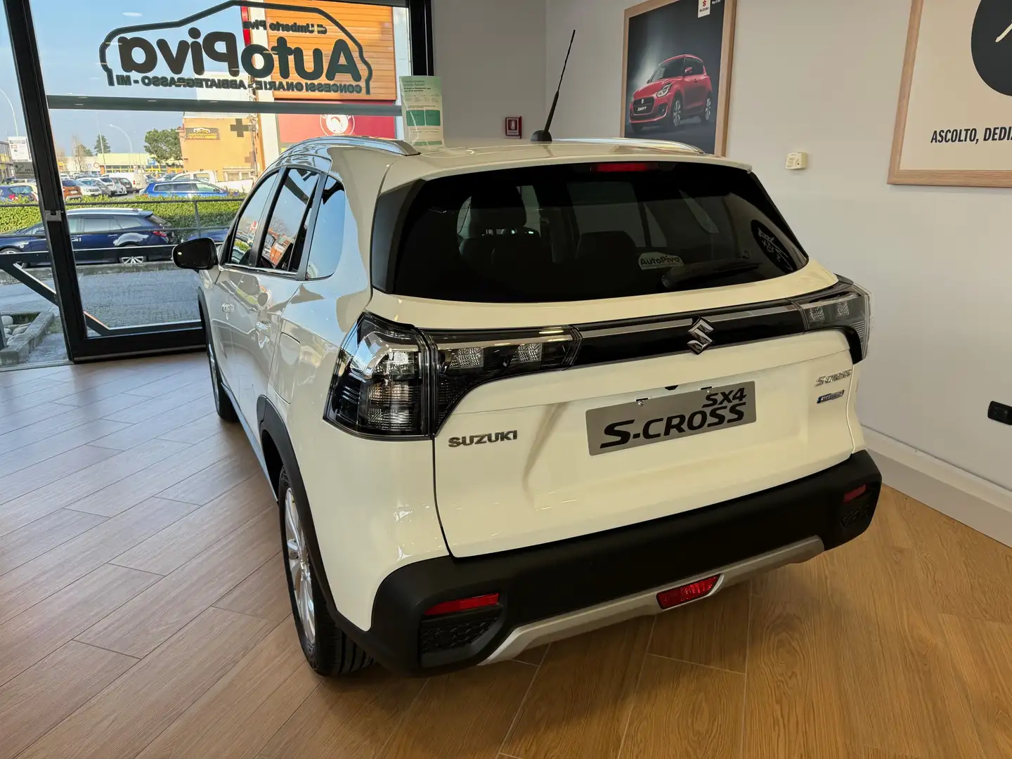 Suzuki SX4 S-Cross 1.4h Top 4wd*PRONTA CONSEGNA* Bílá - 2