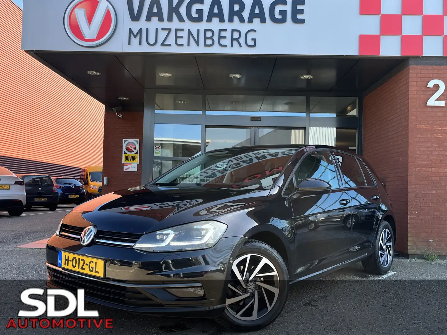 Volkswagen Golf 1.0 TSI Highline // FULL LED // NAVI // PDC // CLI Noir - 1