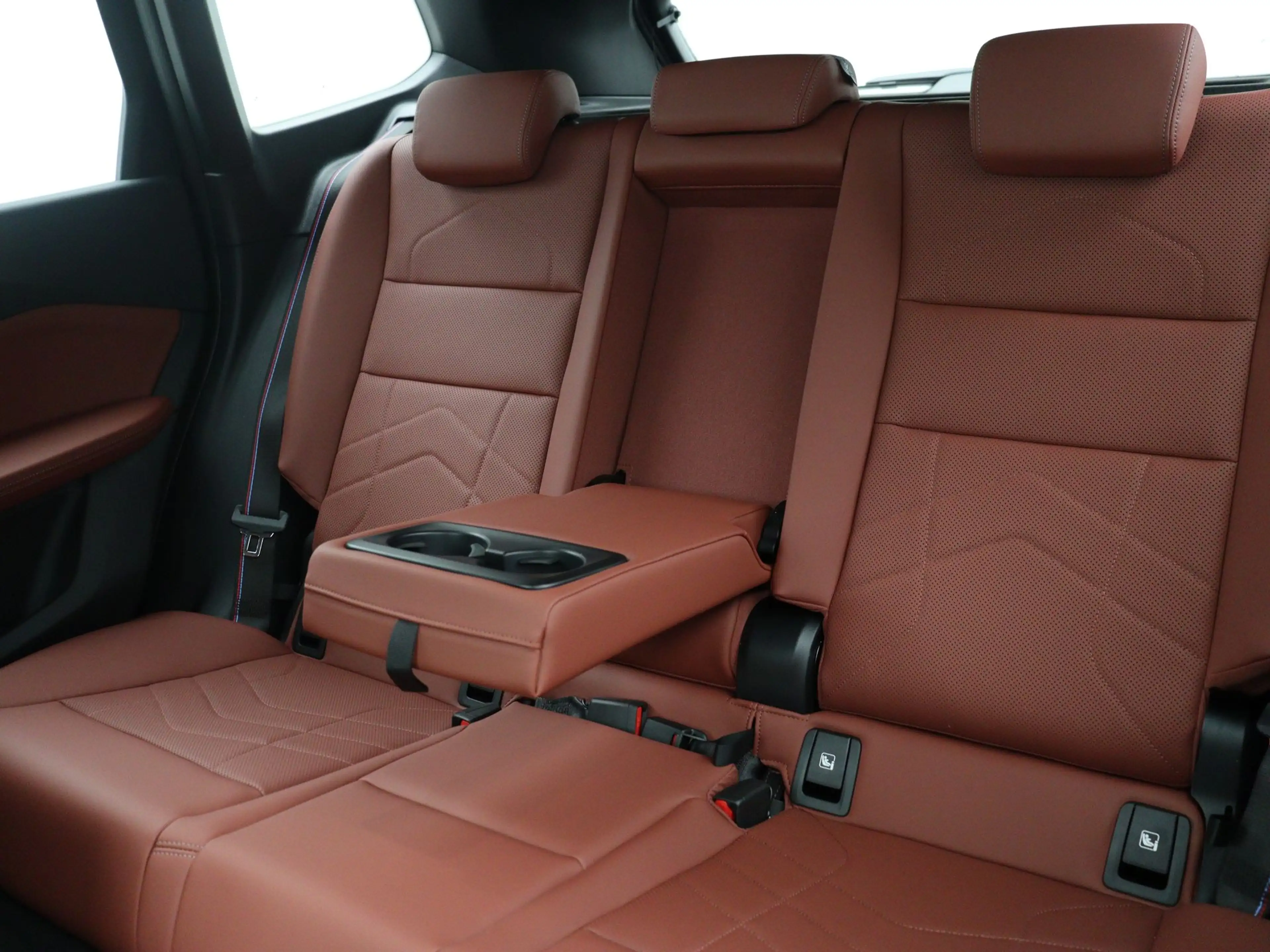 BMW X1 xDrive25e M Sport Pro — photo 9