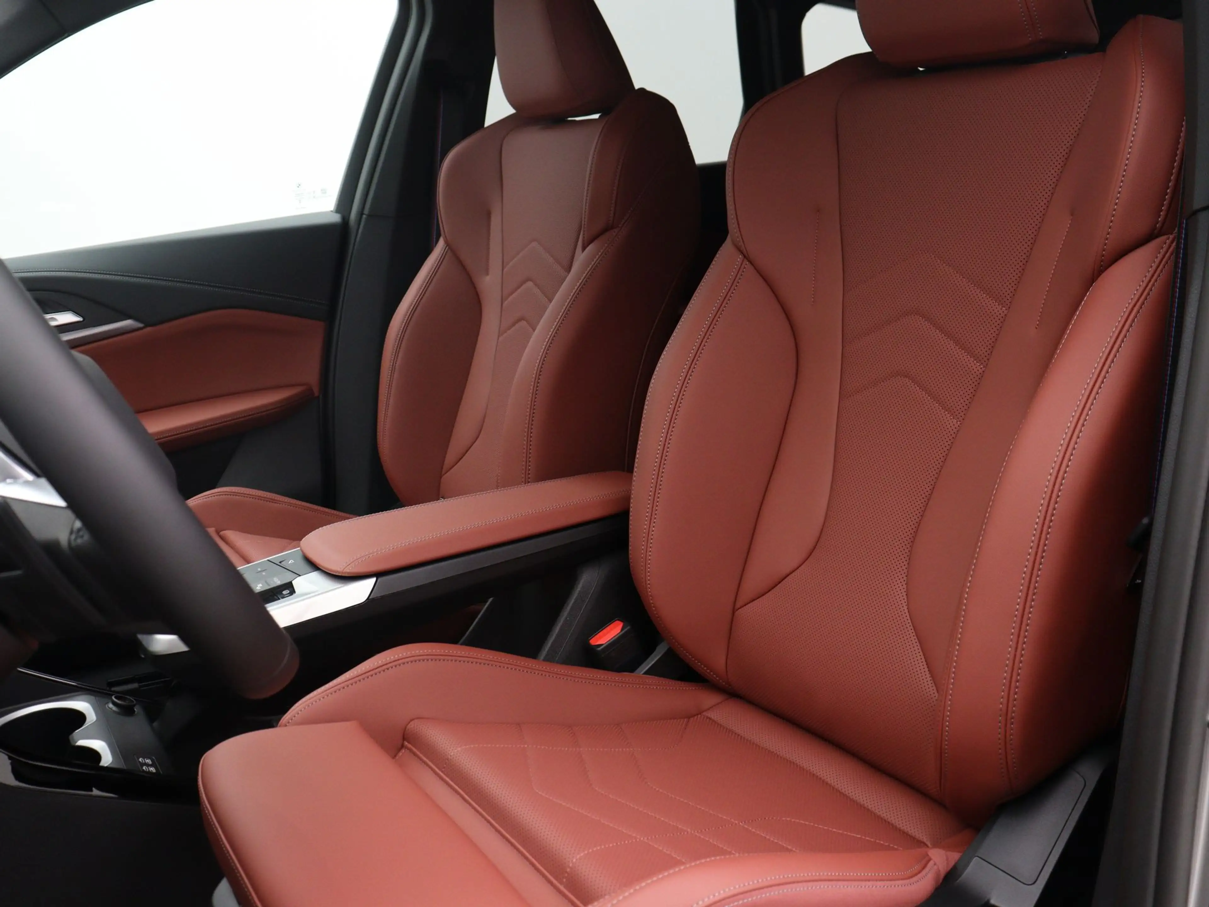 BMW X1 xDrive25e M Sport Pro — photo 12