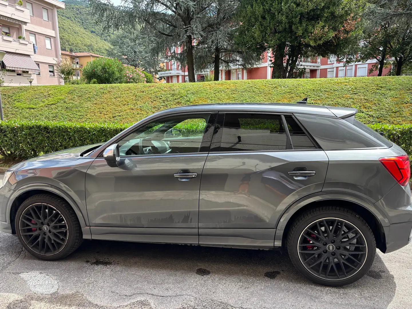 Audi SQ2 SQ2 2.0 tfsi Sport Attitude quattro s-tronic Grigio - 2