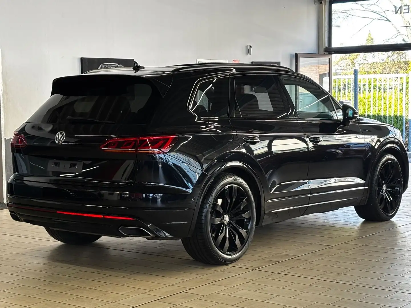 Volkswagen Touareg TOUAREQ TDi 4M R-LiNE BLACK *MATRiX*PANORAMA*21 Noir - 2