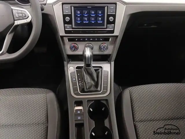 Volkswagen Passat view 21