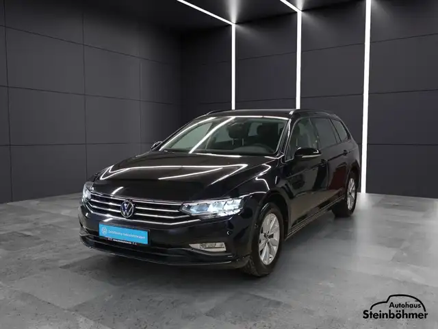 Volkswagen Passat view 2