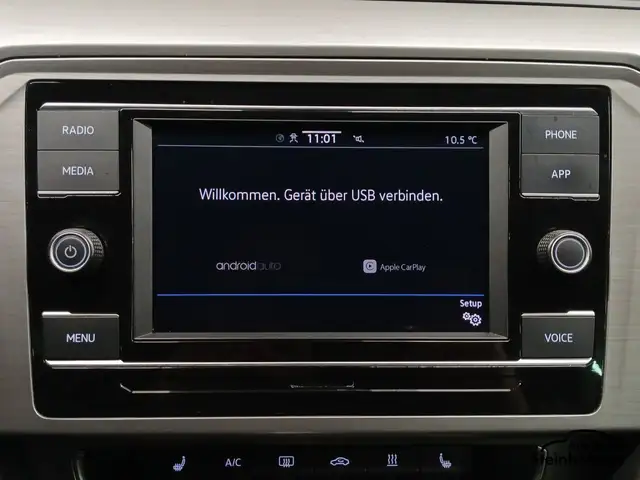 Volkswagen Passat view 24