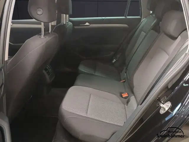Volkswagen Passat view 15