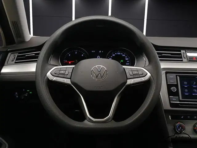 Volkswagen Passat view 18