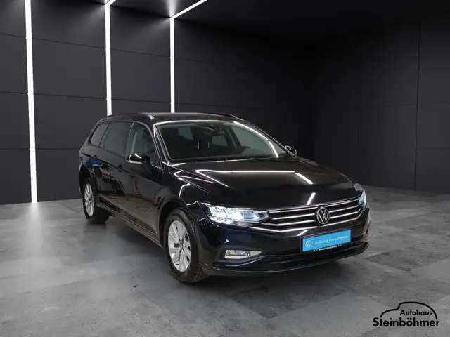 Volkswagen Passat view 10