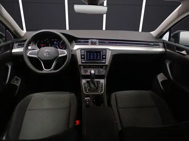 Volkswagen Passat view 20