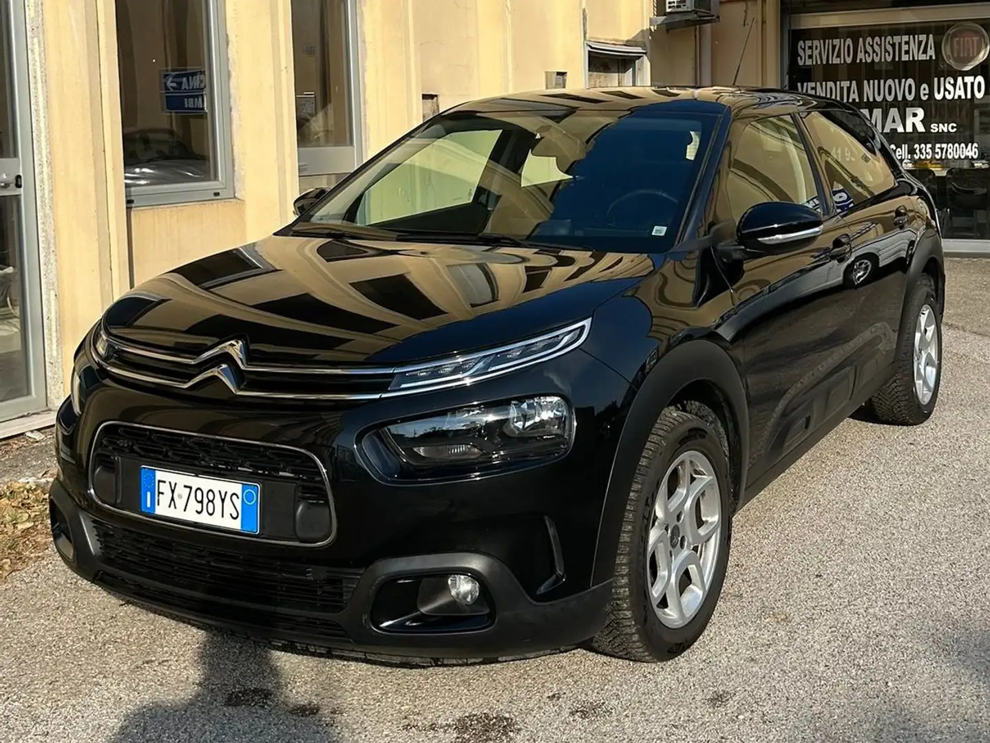 Citroen C4 C4 Cactus 2018 Cactus 1.6 bluehdi Shine s Zwart - 1