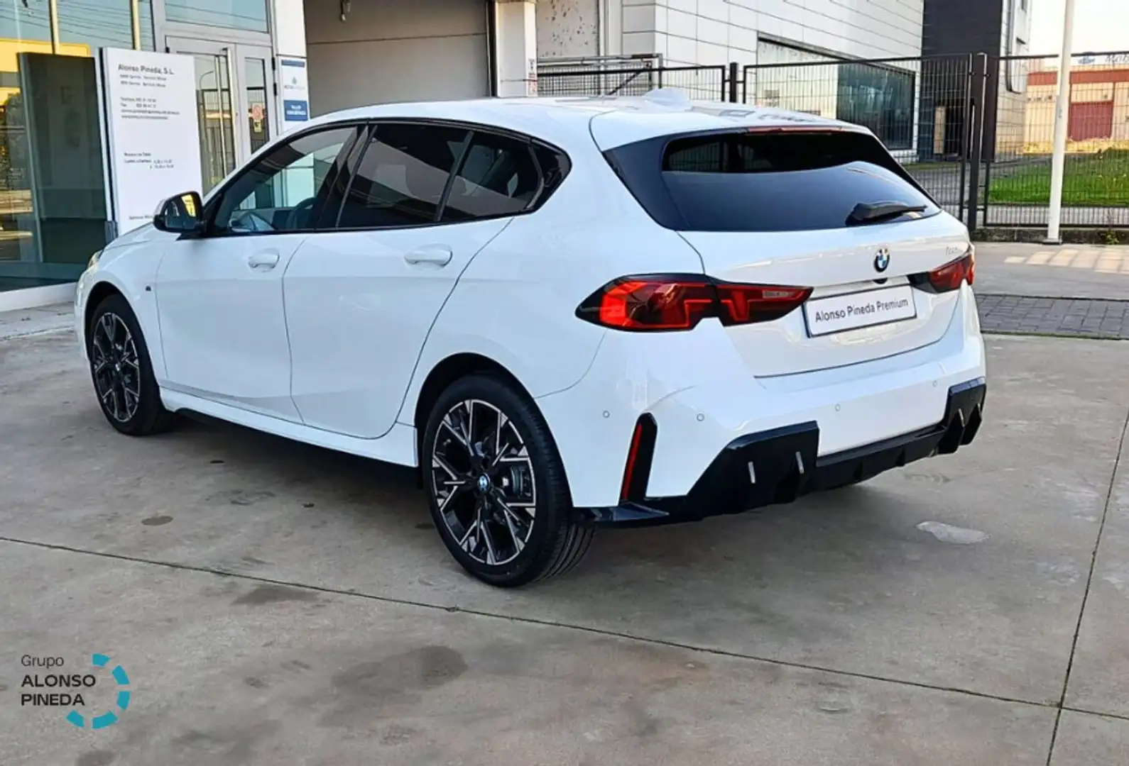 BMW 116 120i Blanc - 2