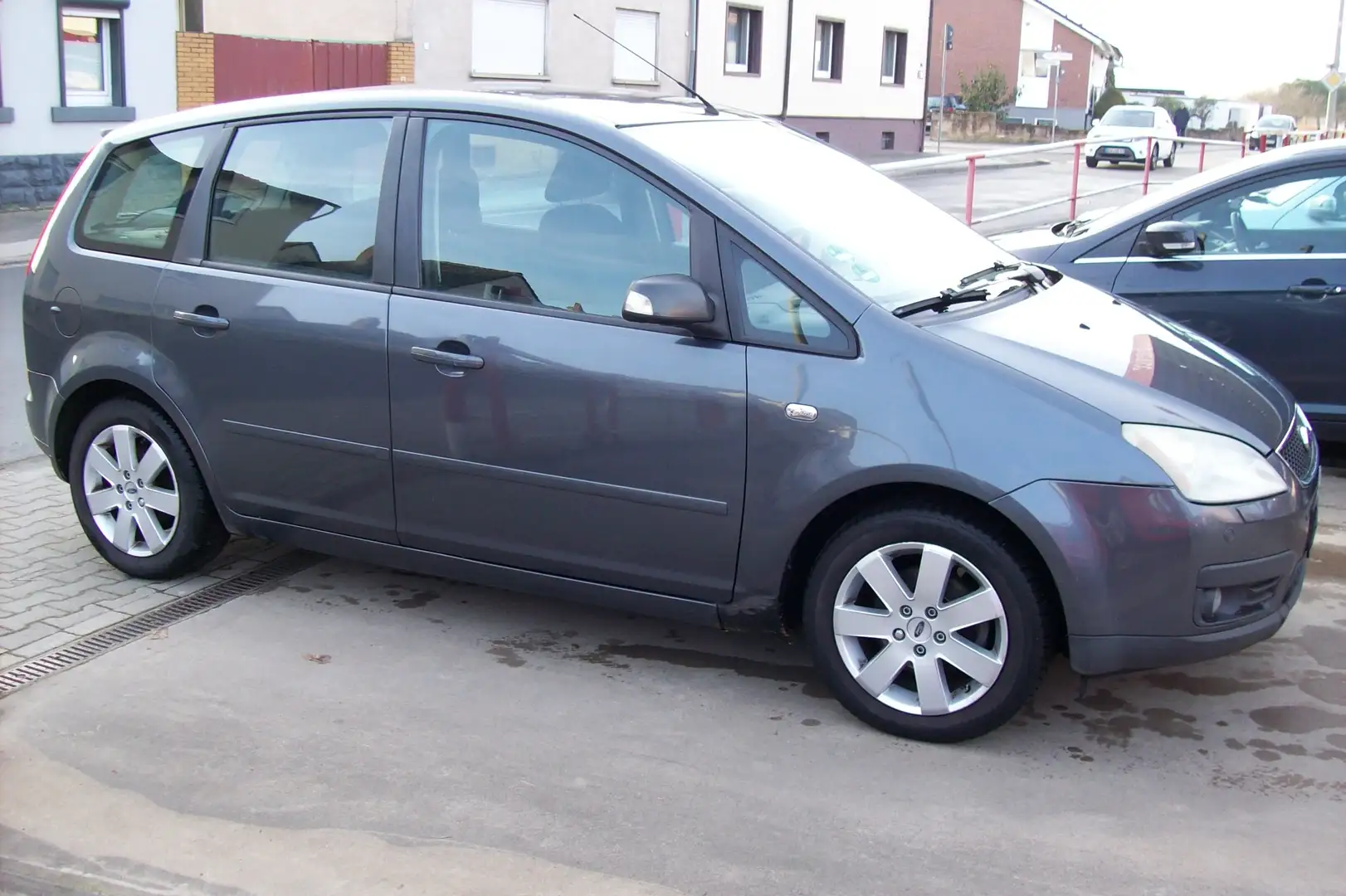 Ford Focus C-Max Focus C-Max 1.8 Trend Grau - 2