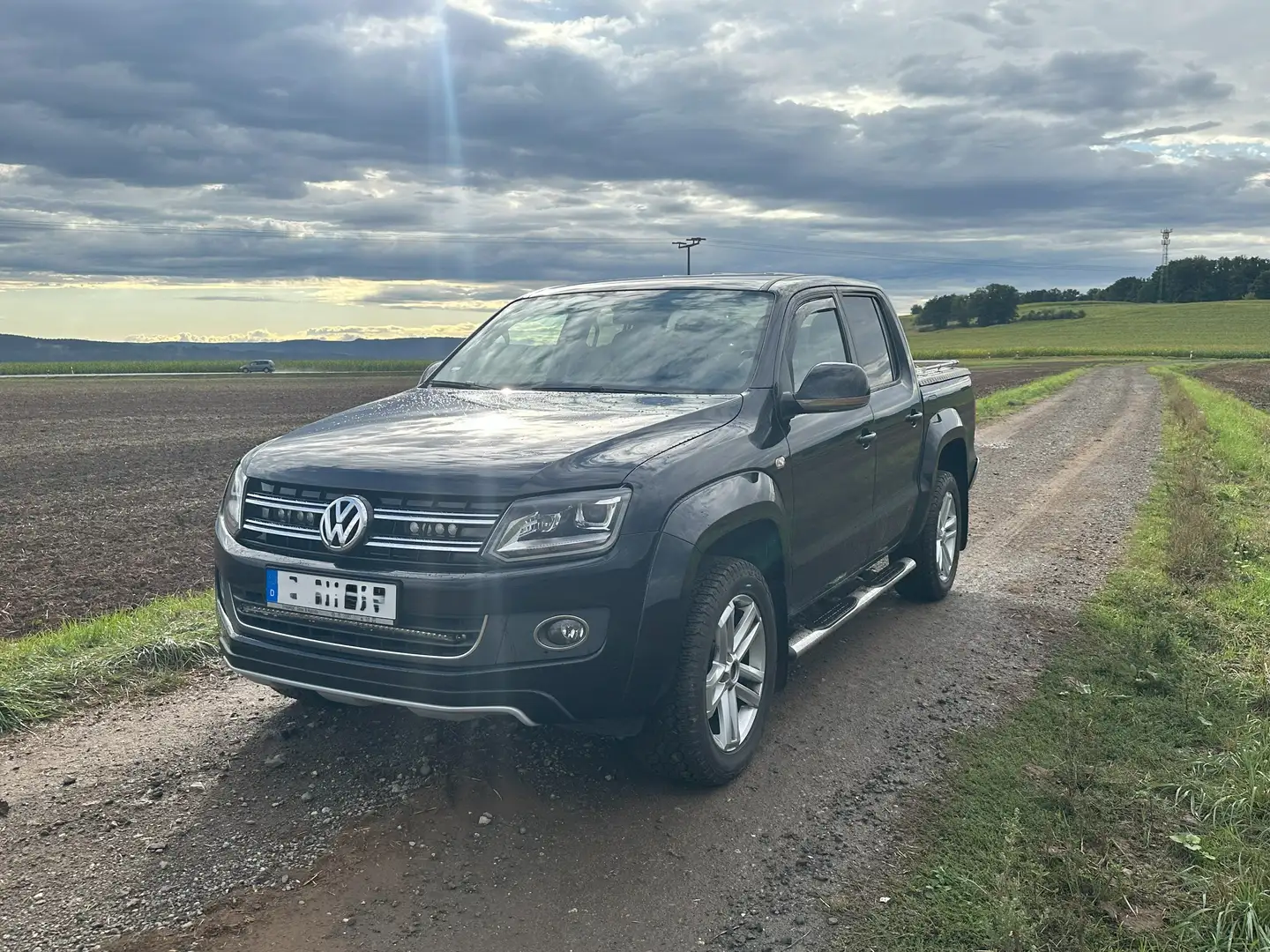 Volkswagen Amarok Amarok 2.0 BiTDI 4MOTION BMT Autm. Trendline Schwarz - 1
