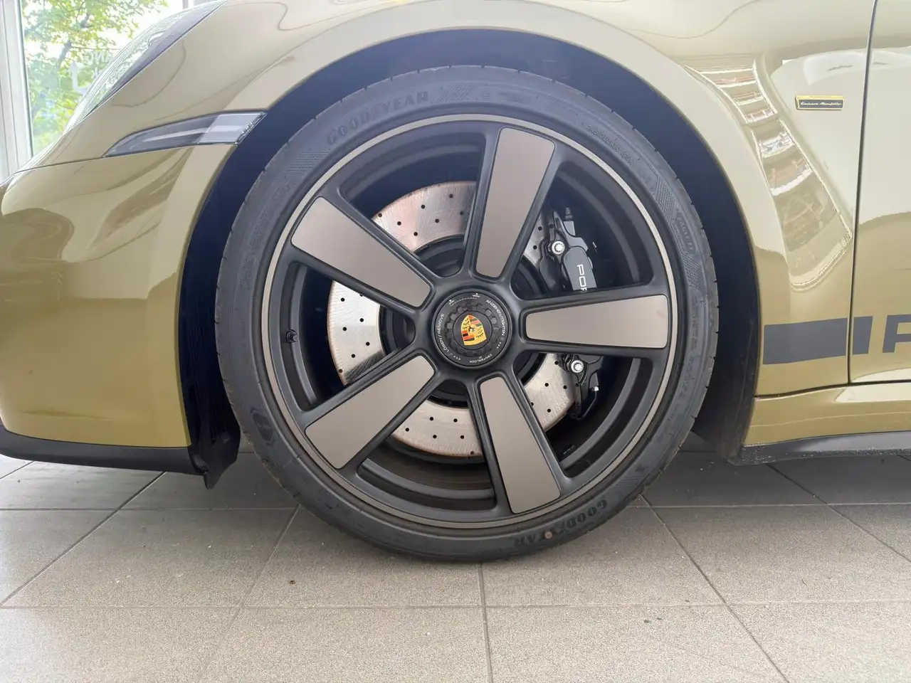 Porsche 992 911 992.2 Carrera GTS Cabrio Spirit 70/grü-sw/21 2
