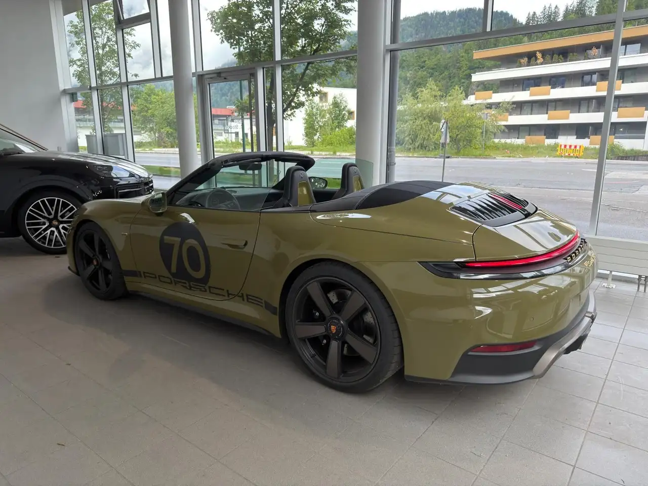 Porsche 992 911 992.2 Carrera GTS Cabrio Spirit 70/grü-sw/21 5