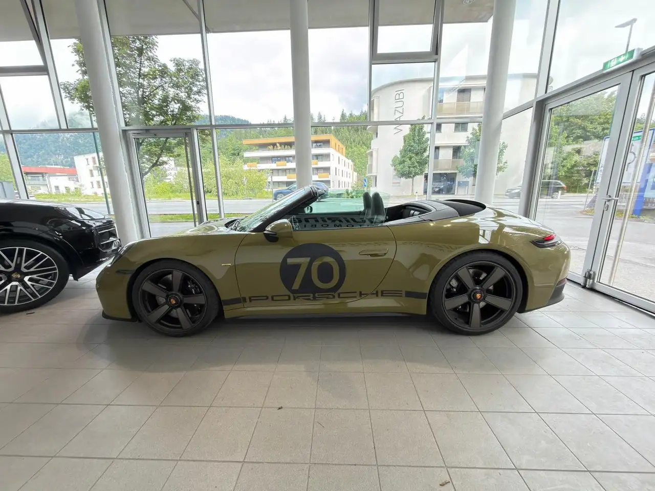 Porsche 992 911 992.2 Carrera GTS Cabrio Spirit 70/grü-sw/21 7