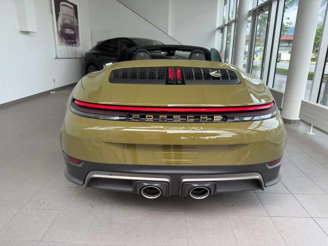 Porsche 992 911 992.2 Carrera GTS Cabrio Spirit 70/grü-sw/21 3