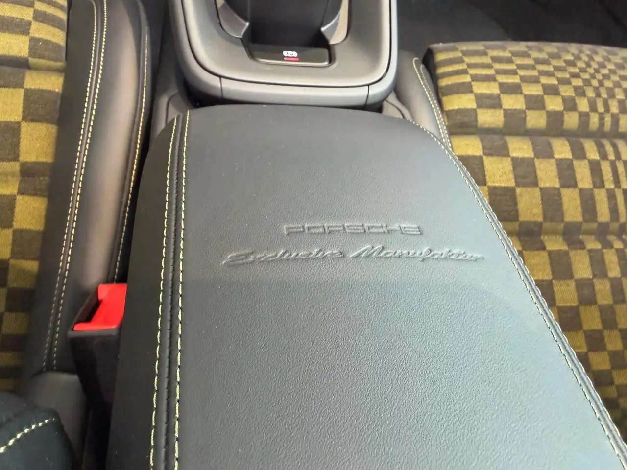 Porsche 992 911 992.2 Carrera GTS Cabrio Spirit 70/grü-sw/21 15