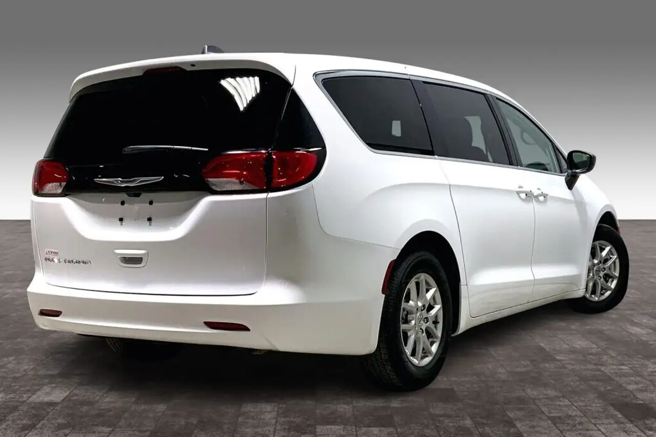 Chrysler Grand Caravan снимка Chrysler Grand Caravan