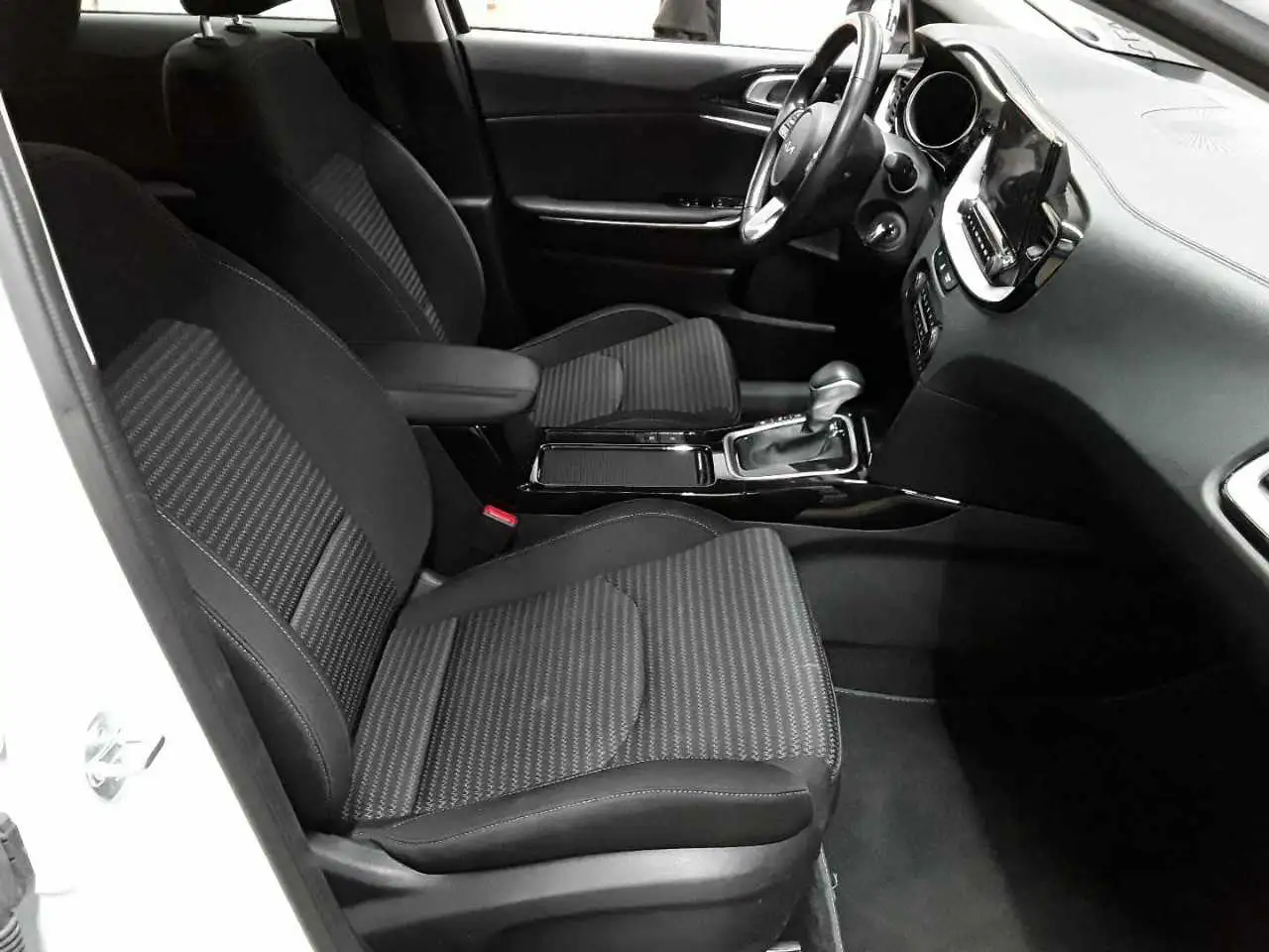 Kia Ceed SW 1.6 CRDi (48V Mild-Hybrid) DCT7 Vision, миниатюра 8