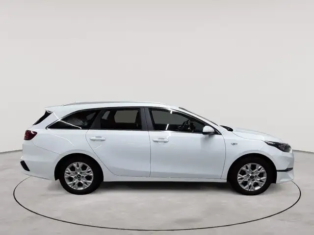 Kia Ceed view 3
