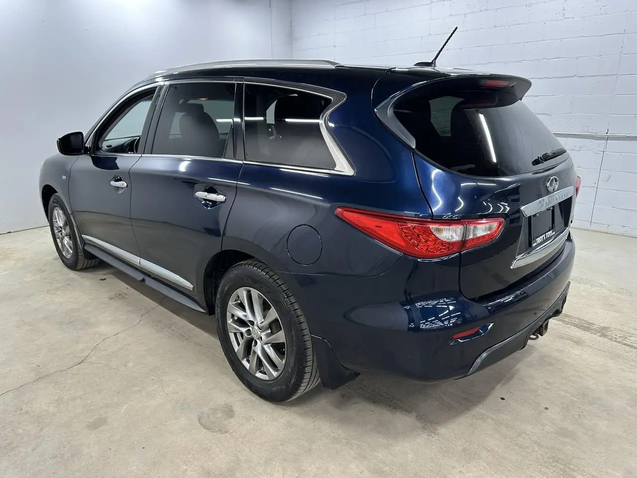 Infiniti QX60 снимка Infiniti QX60