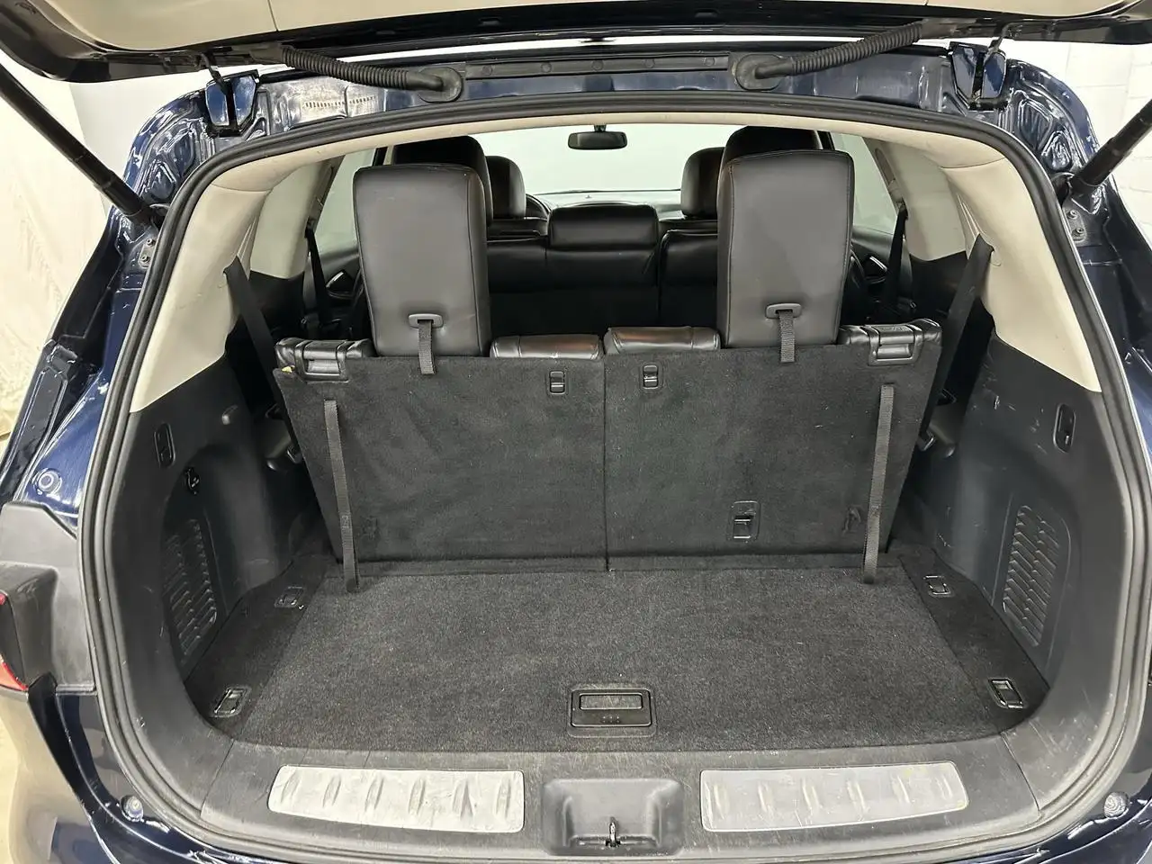 Infiniti QX60 снимка Infiniti QX60