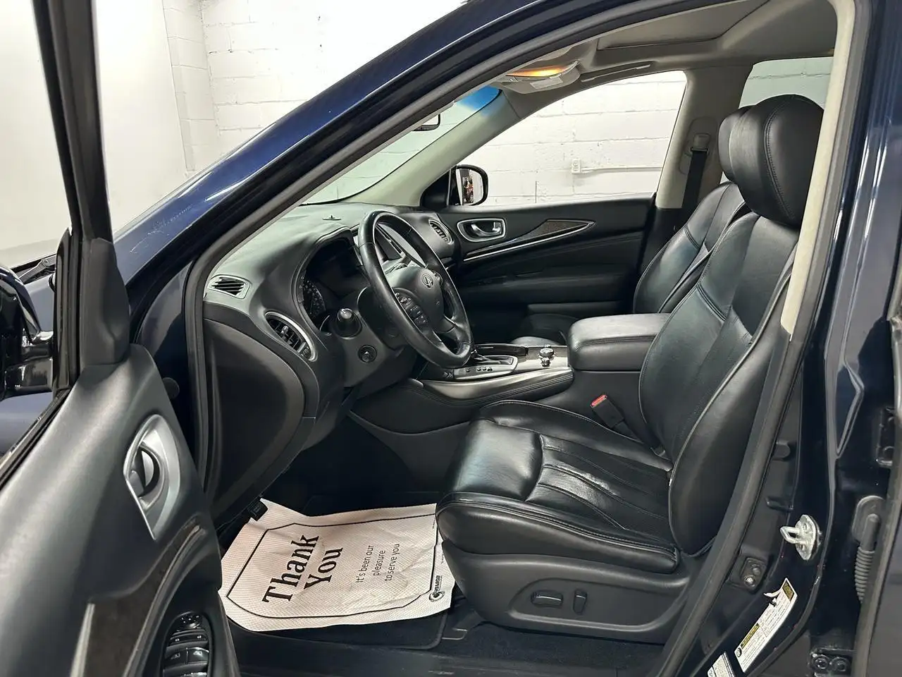 Infiniti QX60 снимка Infiniti QX60