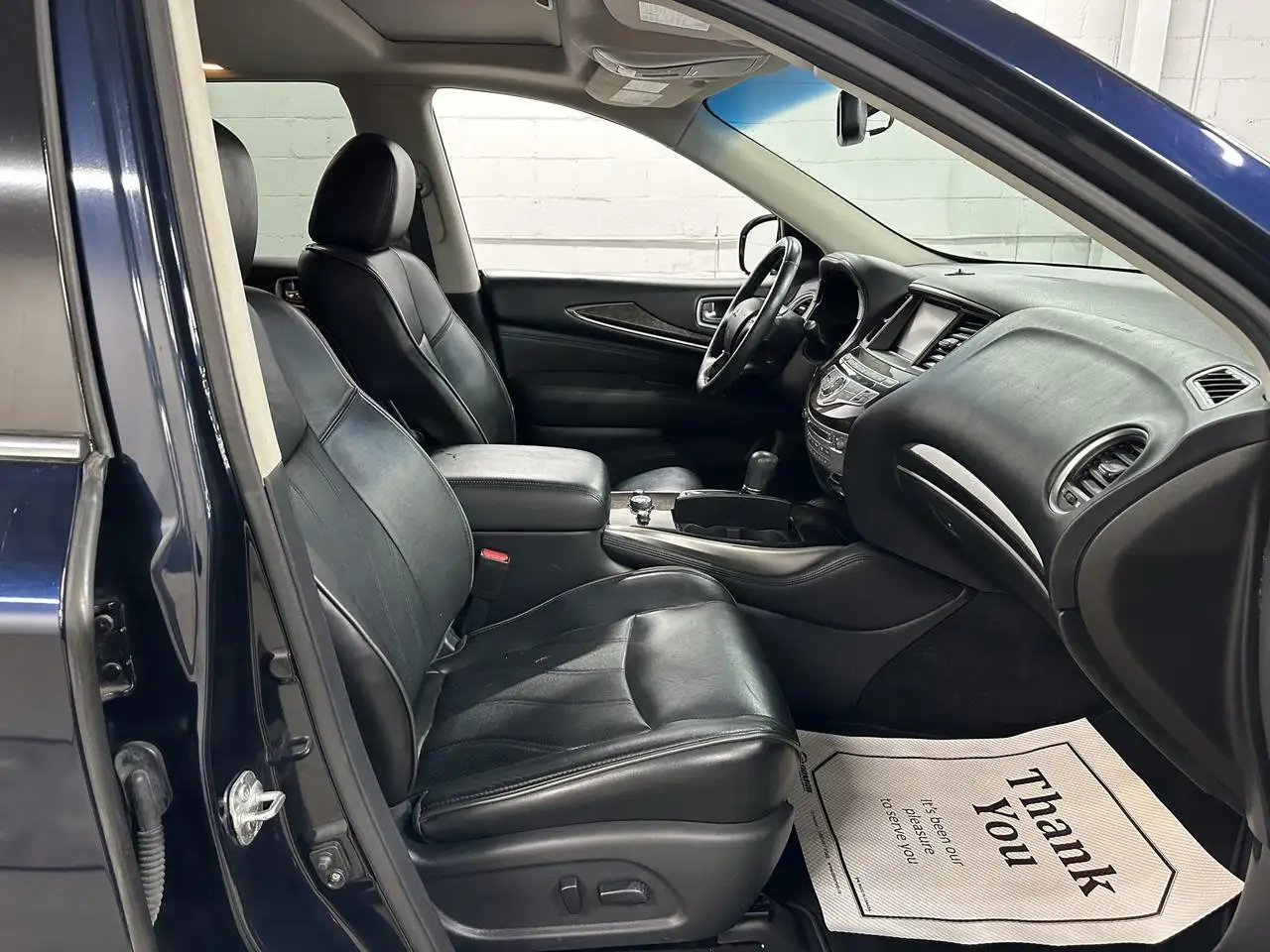 Infiniti QX60 снимка Infiniti QX60