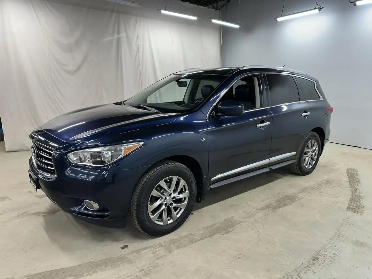 Infiniti QX60 снимка Infiniti QX60
