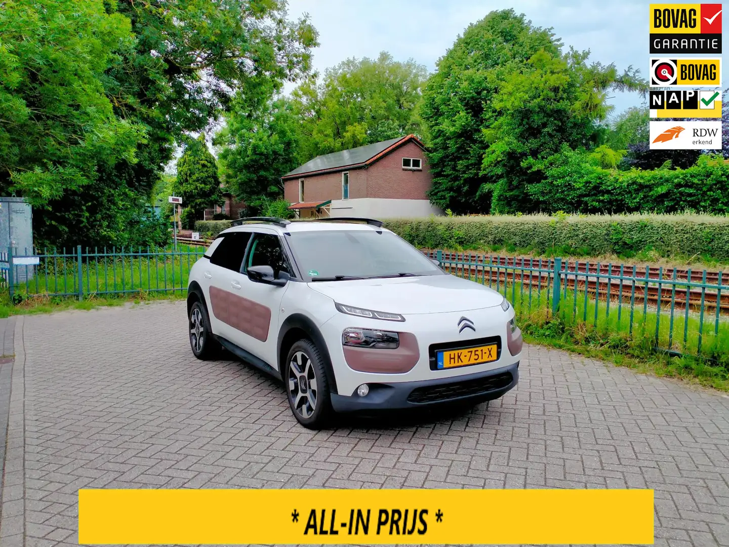 Citroen C4 Cactus 1.2 PureTech Shine trekhaak distributie is verv. A Wit - 1