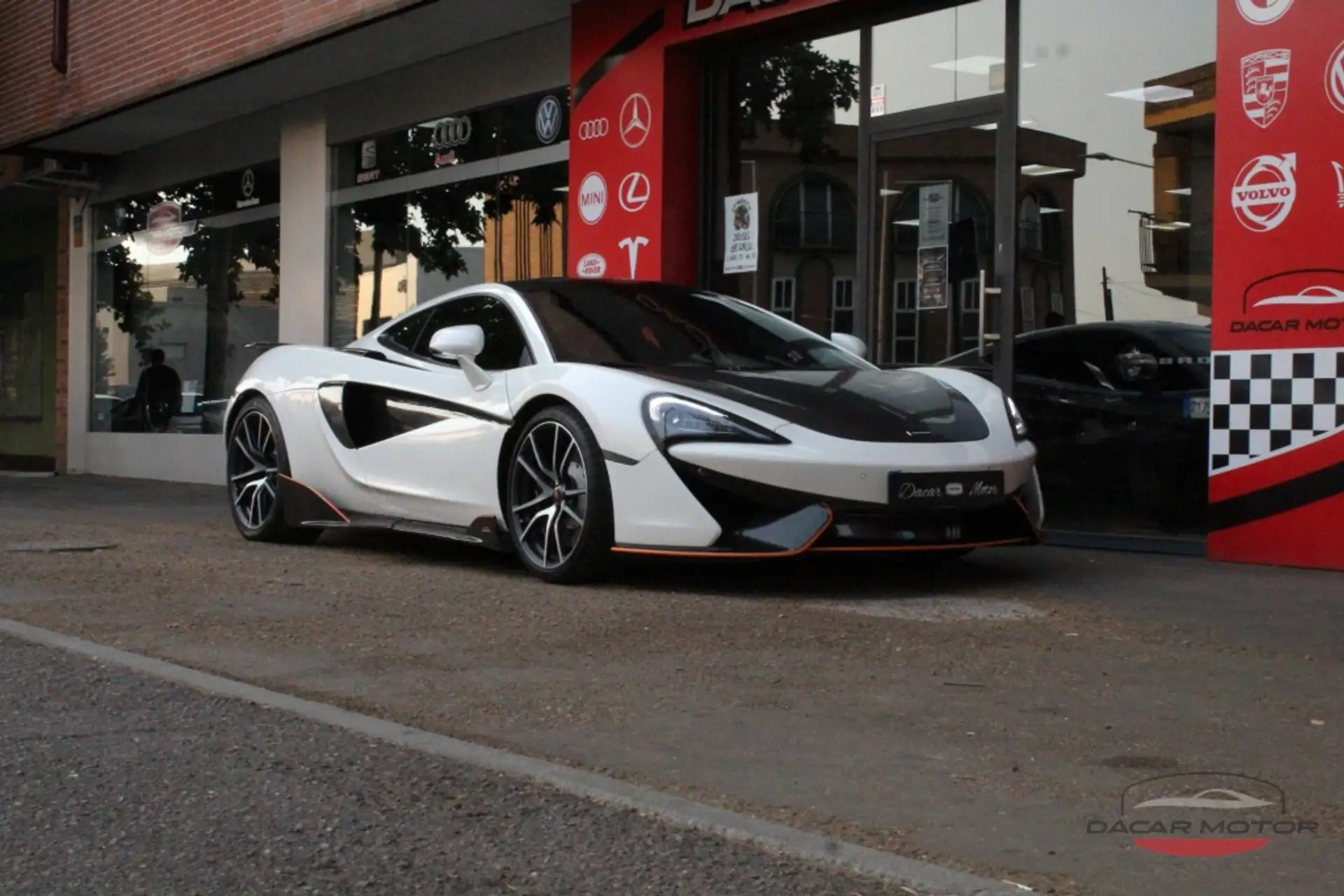 맥라렌 570GT 570 Sport Coupe 2017 흰색 사진 2
