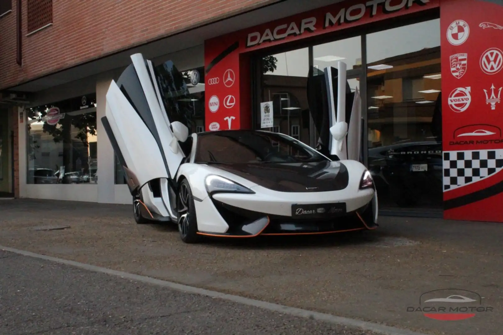 McLaren 570S Weiß - 1