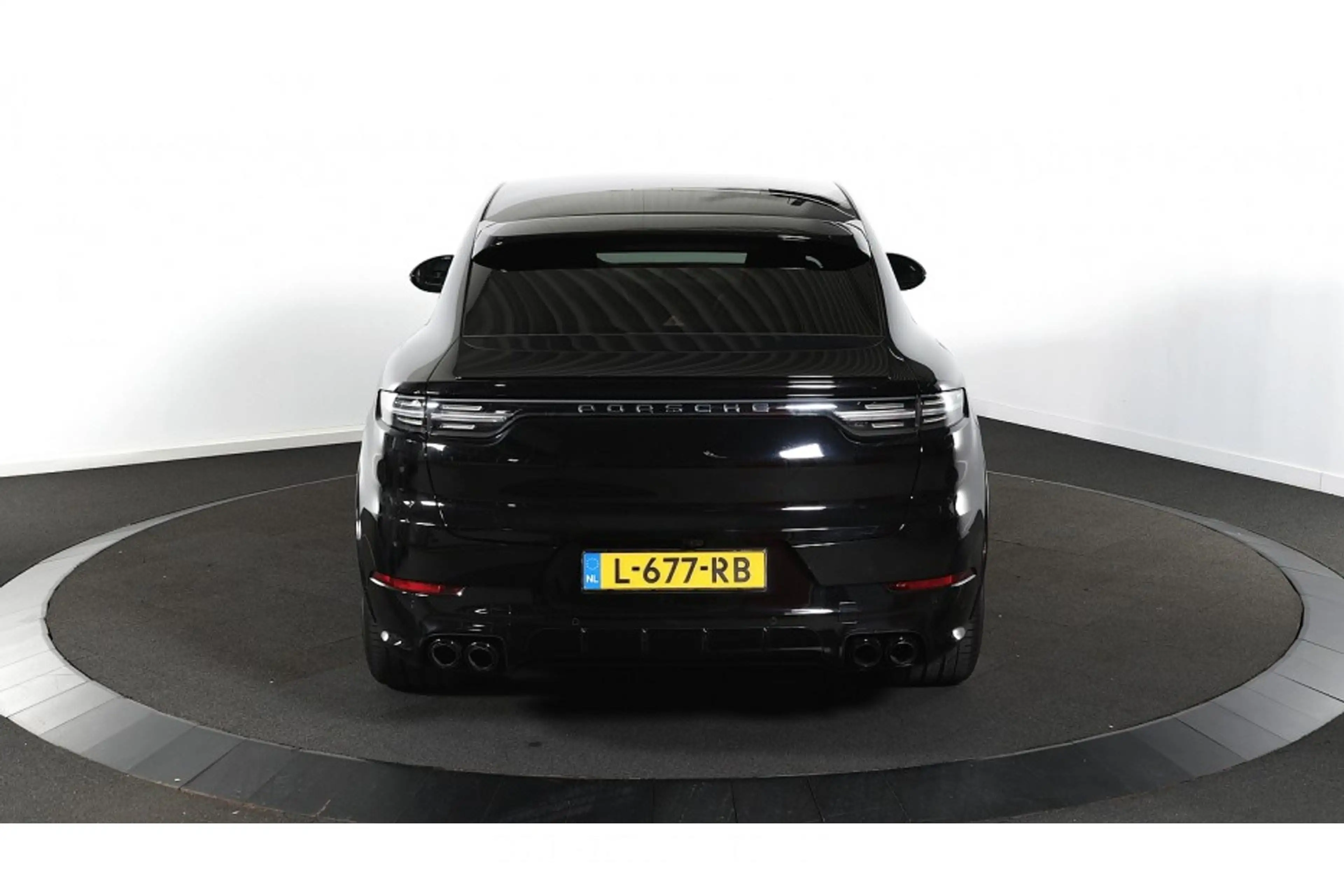 Porsche Cayenne 3.0 E-Hybrid — photo 5