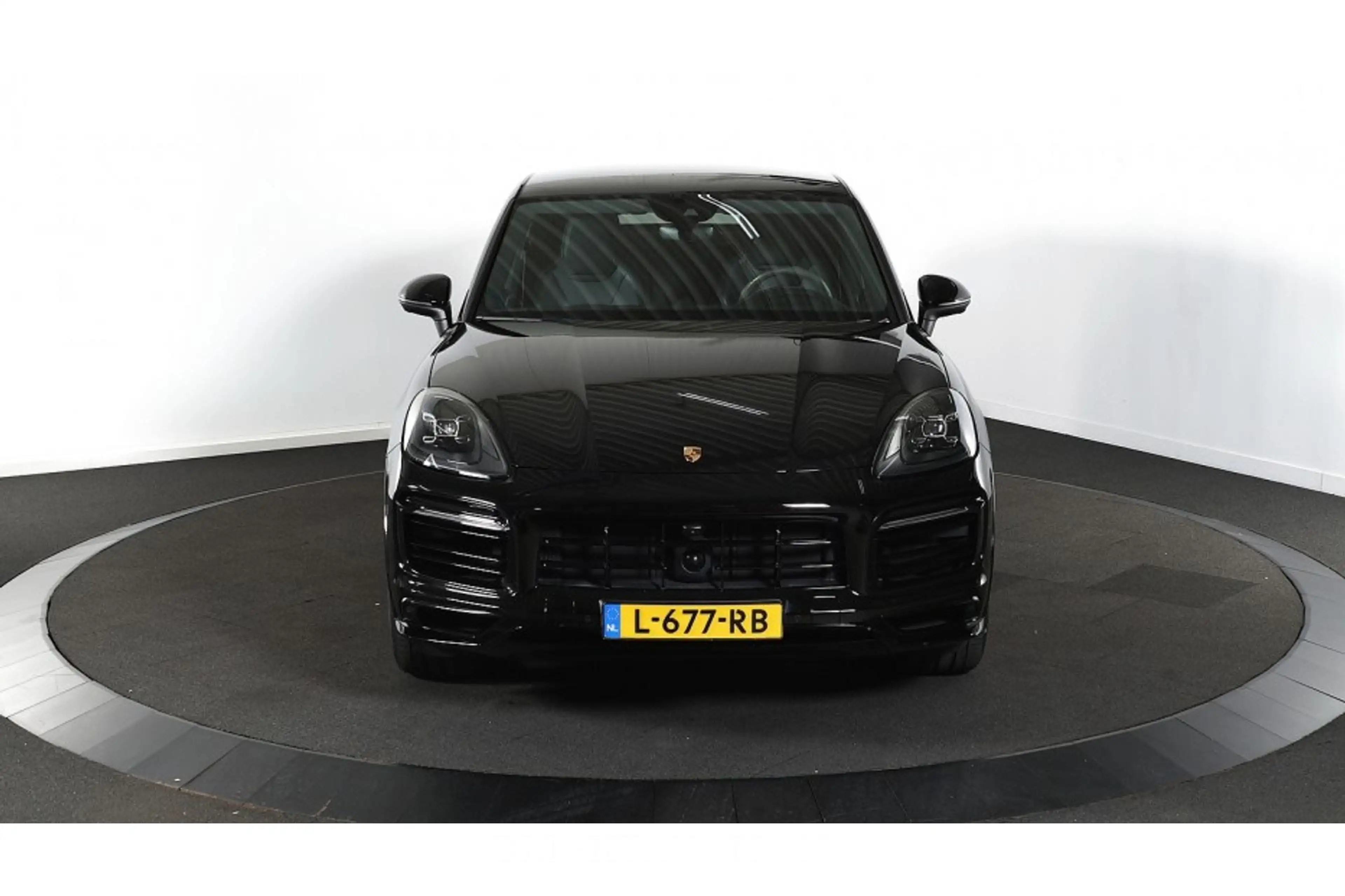 Porsche Cayenne 3.0 E-Hybrid — photo 4