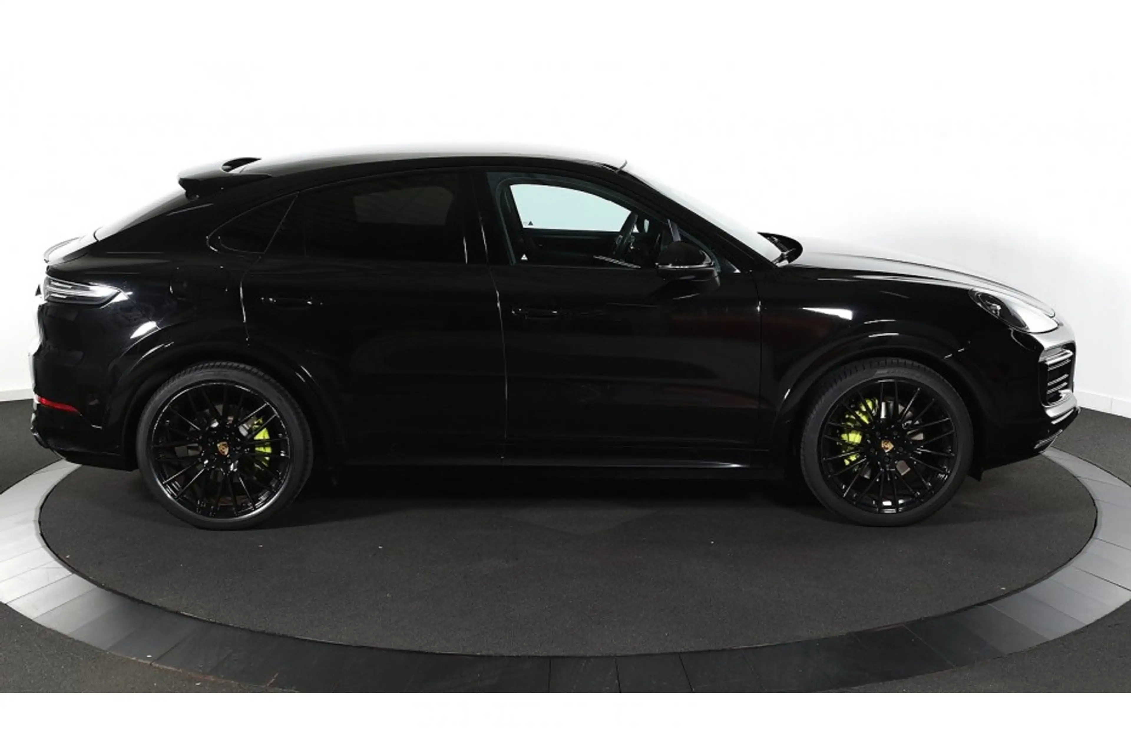 Porsche Cayenne 3.0 E-Hybrid — photo 6